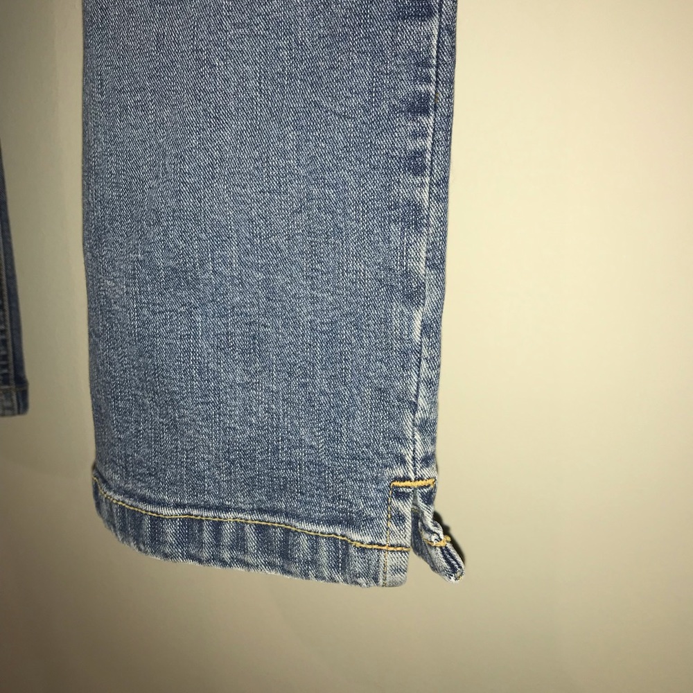OLD NAVY STRETCH JUST BELOW WAIST CAPRI JEANS - Picture 5 of 6